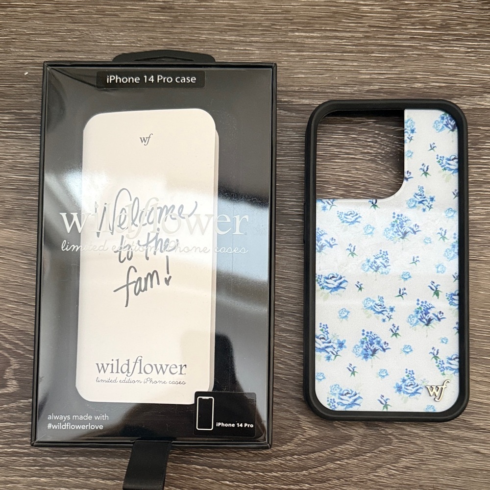 Wildflowers White and Blue Floral iPhone 14 Pro Case